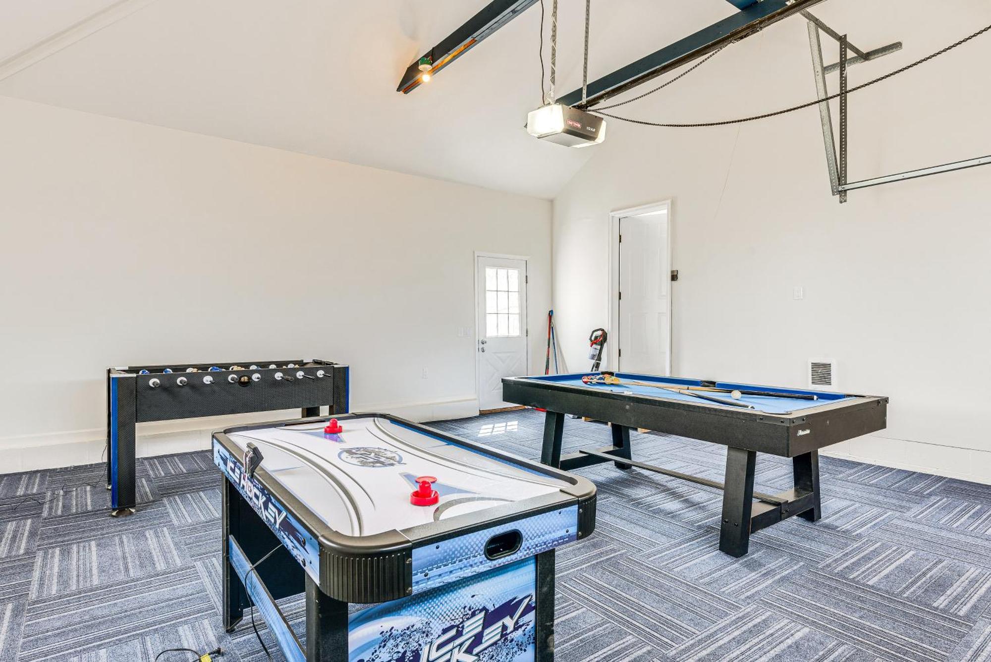 Holiday home Chic Coolbaugh Township Getaway With Hot Tub! Pocono Country Place